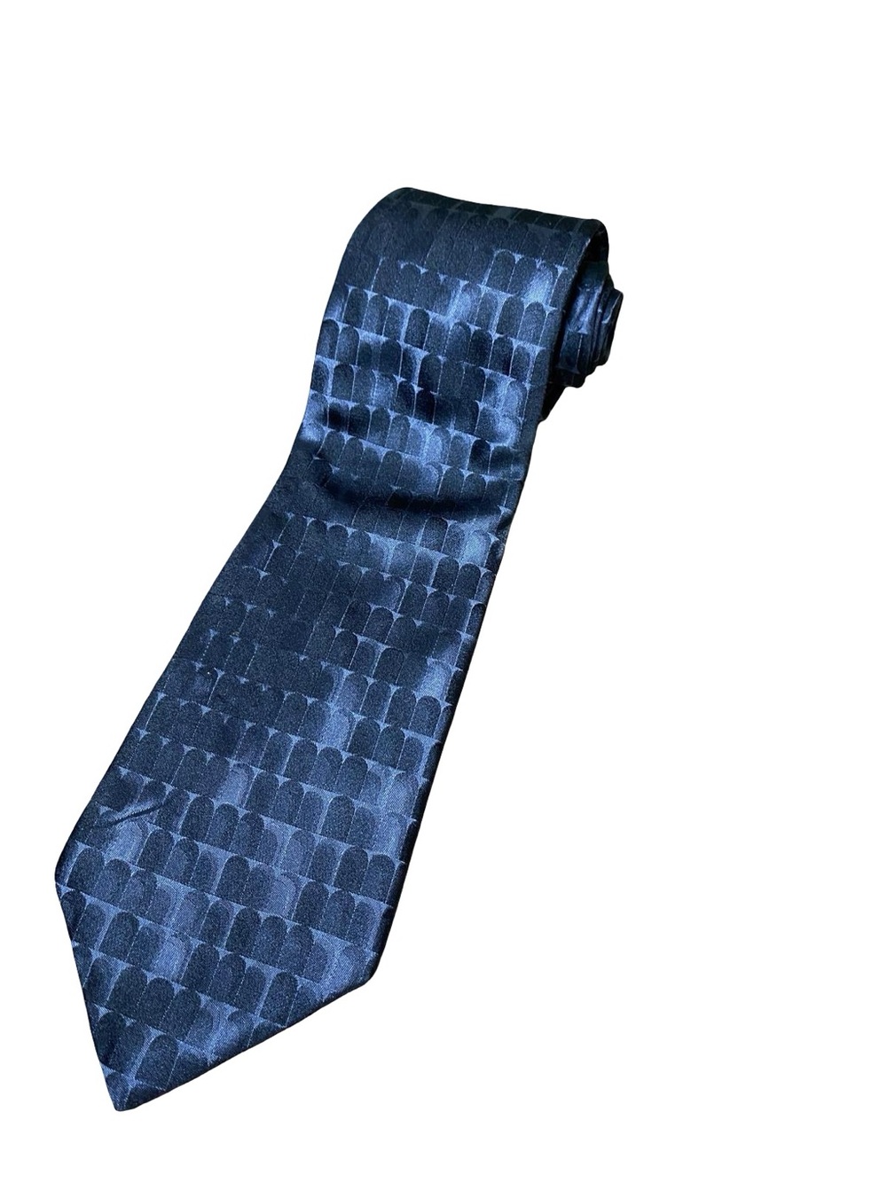 Bugatti Men’s Italian Silk Necktie Blue Geometric Arch Scale Pattern Vintage